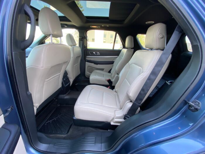 2018 Ford Explorer XLT XLT 4WD - Image 6