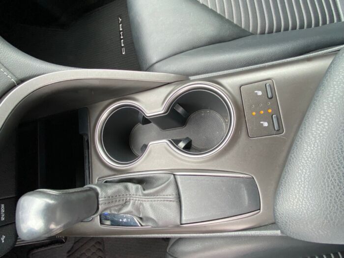 2022 Toyota Camry SE SE Auto W/ BACKUP CAMERA - Image 11