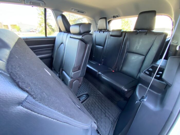 2024 Toyota Grand Highlander XLE XLE AWD - Image 7