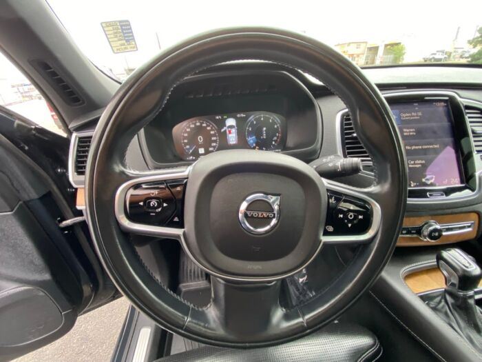 2017 Volvo XC90 T6 Inscription AWD 5dr T6 Inscription 7-Passenger - Image 8