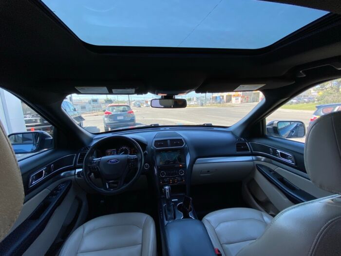 2018 Ford Explorer XLT XLT 4WD - Image 4