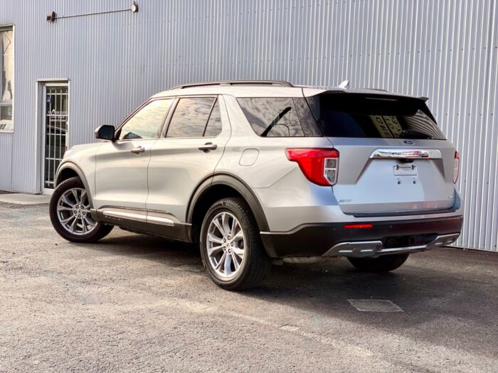2020 Ford Explorer XLT XLT 4WD - Image 3