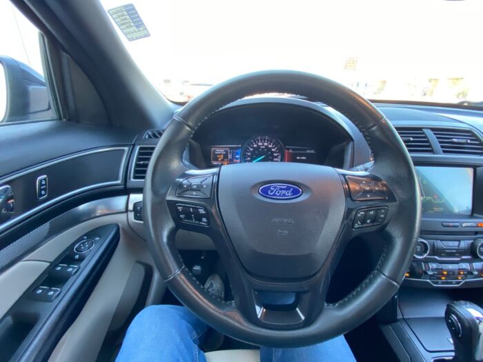 2018 Ford Explorer XLT XLT 4WD - Image 9