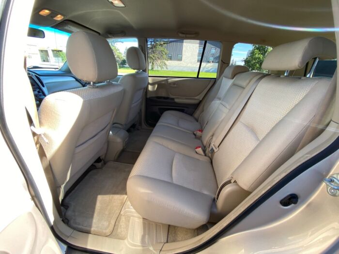 2004 Toyota Highlander 7-Passenger 4dr V6 4WD 7-Passenger - Image 7