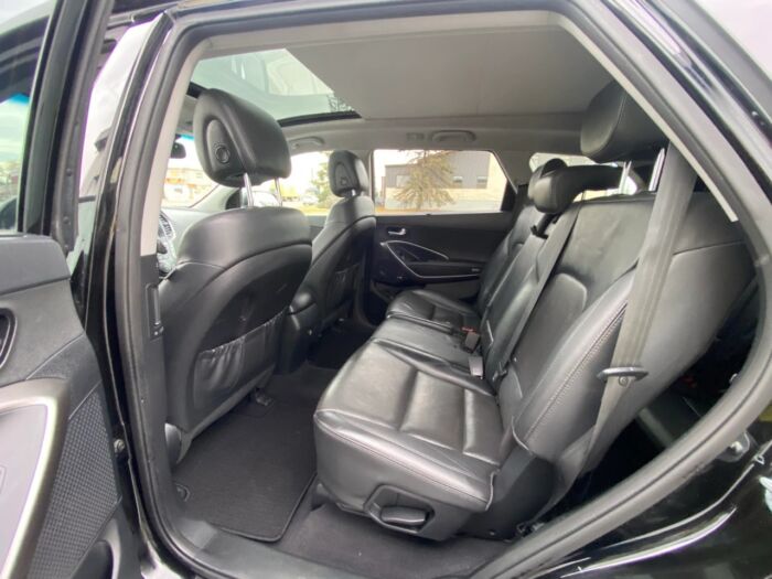 2017 Hyundai Santa Fe XL Limited AWD  Limited / 7 PASS / PAN SUNROOF /  LEATHER  /  BACKUP CAM - Image 9