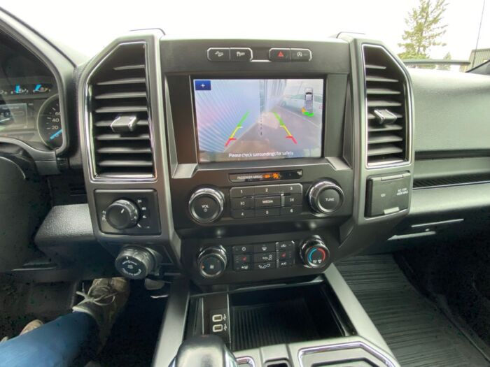 2020 Ford F-150 XLT XLT 4WD SuperCrew 6.5' Box - Image 9