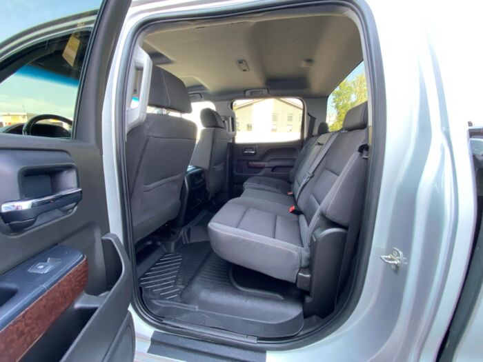 2018 GMC Sierra 1500 SLE 4WD Crew Cab Standard Box SLE - Image 8