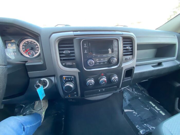 2016 Ram 1500 ST 4WD Quad Cab 6.4 Ft Box ST - Image 9