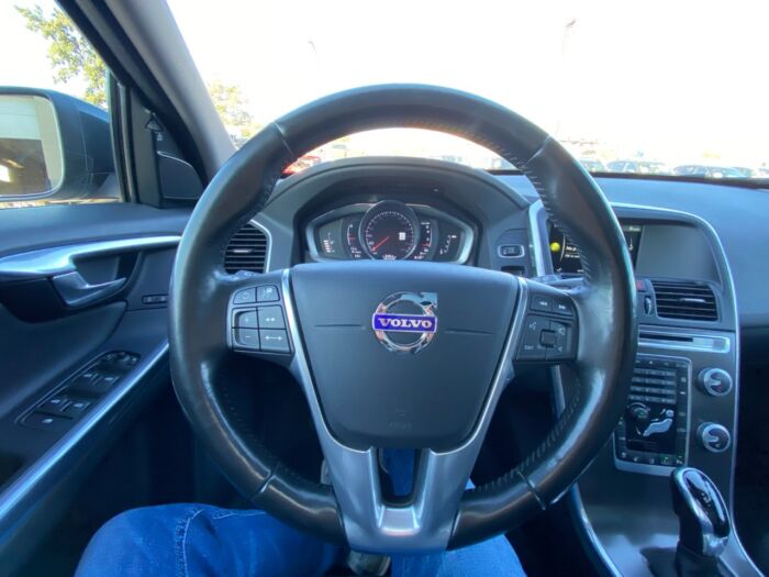2016 Volvo XC60 T5 Special Edition Premier AWD 5dr T5 Special Edition Premier - Image 8