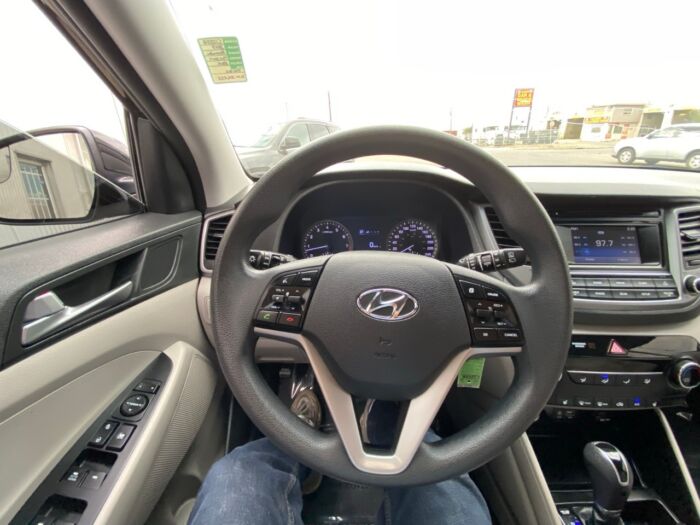 2017 Hyundai Tucson Other AWD 4dr 2.0L - Image 9