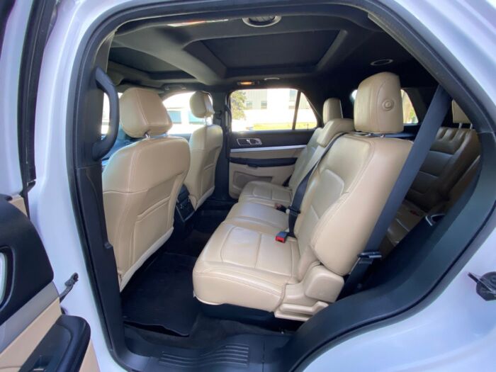 2017 Ford Explorer XLT 4WD 4dr XLT - Image 5
