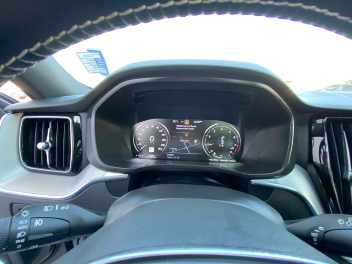 2019 Volvo XC60 R-Design T6 AWD R-Design - Image 8