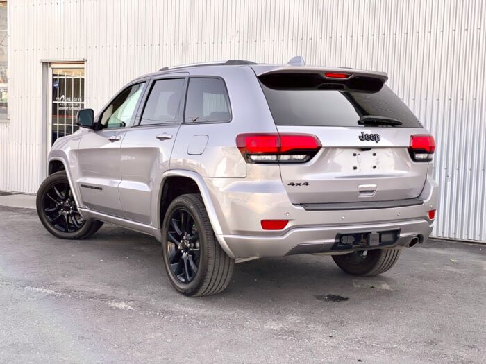 2021 Jeep Grand Cherokee Altitude Altitude 4x4 - Image 2