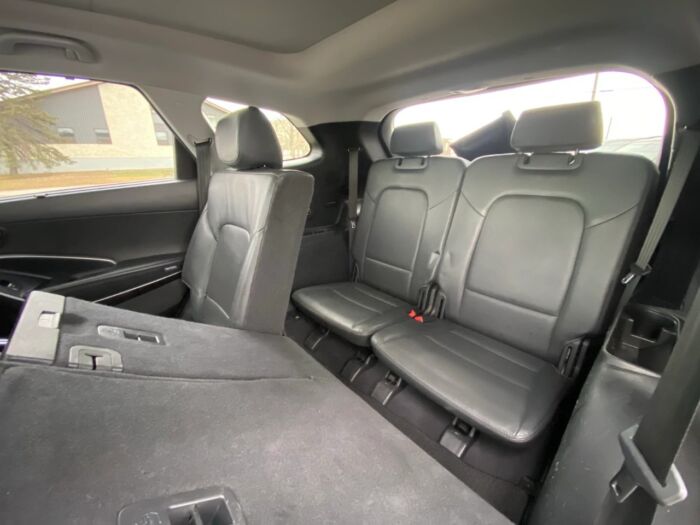 2017 Hyundai Santa Fe XL Limited AWD  Limited / 7 PASS / PAN SUNROOF /  LEATHER  /  BACKUP CAM - Image 7