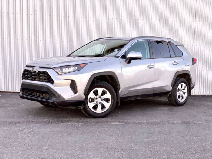 USED 2021 Toyota RAV4 LE LE AWD / LEATHER / BACKUP CAMERA Calgary AB T2G 4P2
