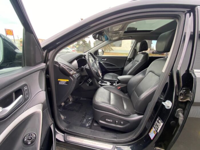 2017 Hyundai Santa Fe XL Limited AWD  Limited / 7 PASS / PAN SUNROOF /  LEATHER  /  BACKUP CAM - Image 11