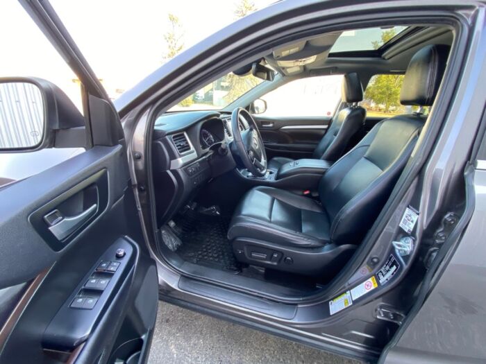 2019 Toyota Highlander XLE AWD XLE - Image 7