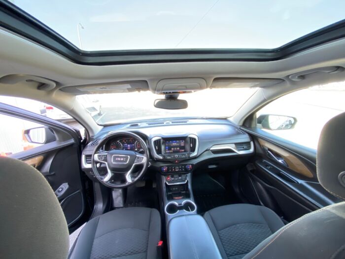 2021 GMC Terrain SLE AWD SLE - Image 4