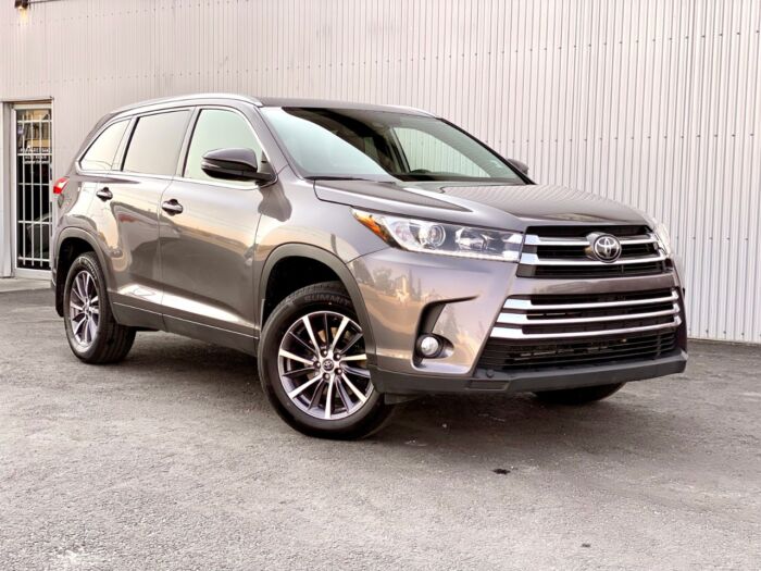 USED 2019 Toyota Highlander XLE AWD XLE Calgary AB T2G 4P2