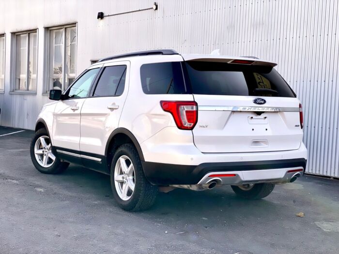 2017 Ford Explorer XLT 4WD 4dr XLT - Image 2