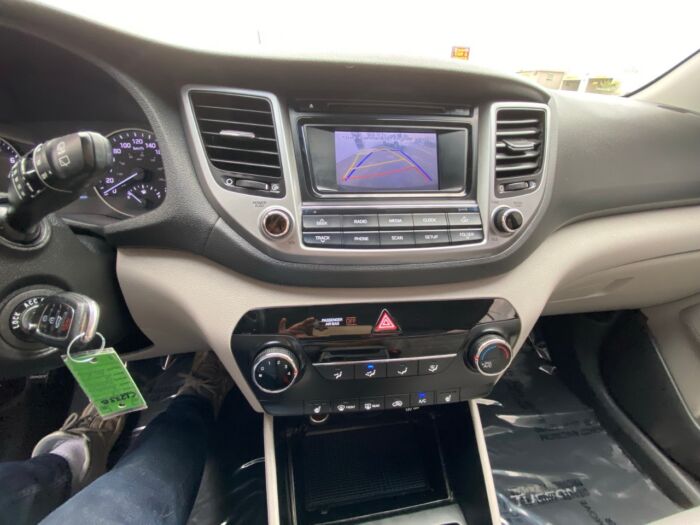 2017 Hyundai Tucson Other AWD 4dr 2.0L - Image 8