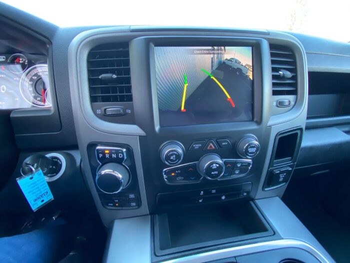 2023 Ram 1500 Classic Express Express 4x4 Crew Cab 5'7" Box - Image 9