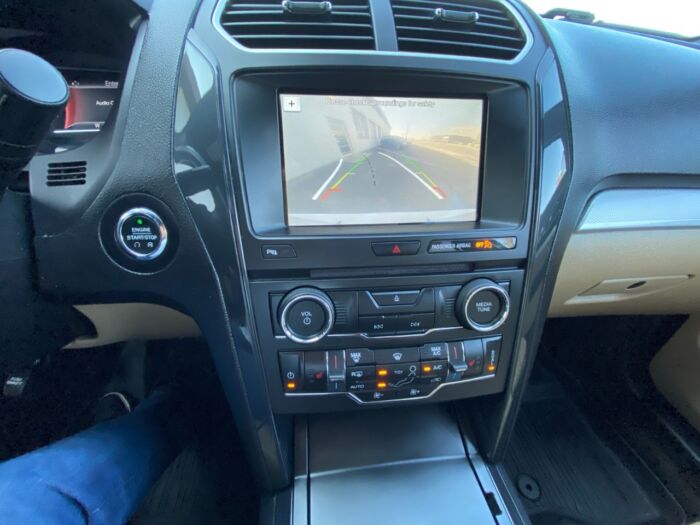 2017 Ford Explorer XLT 4WD 4dr XLT - Image 11