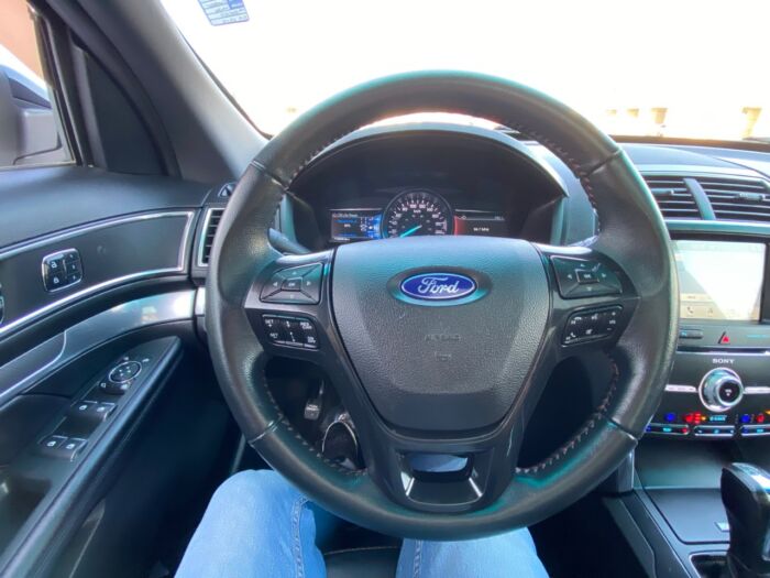 2018 Ford Explorer Sport Sport 4WD - Image 9