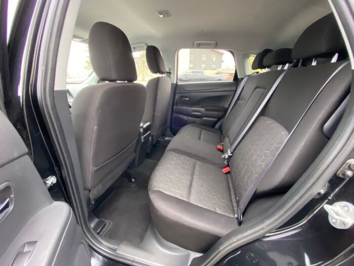 2021 Mitsubishi RVR SE SE AWC - Image 5