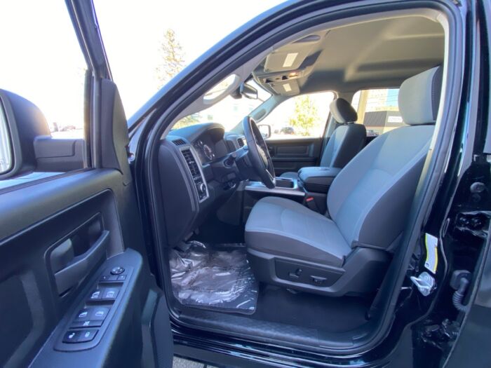 2023 Ram 1500 Classic Express Express 4x4 Crew Cab 5'7" Box - Image 6