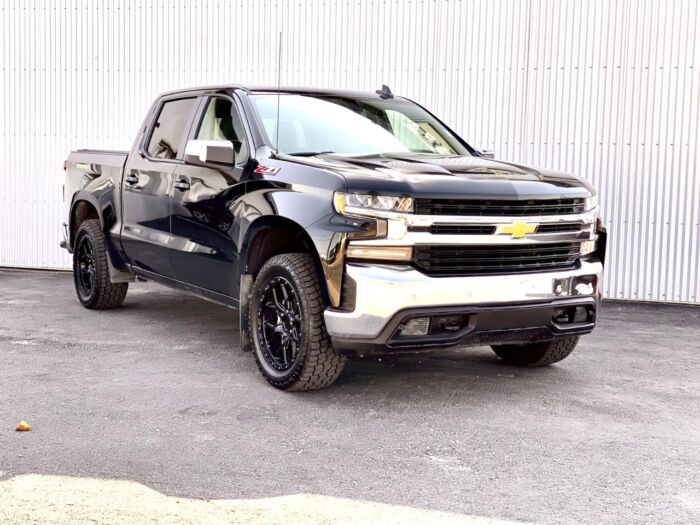 2020 Chevrolet Silverado 1500 LT Crew Cab Standard Box 4-Wheel Drive LT - Image 2