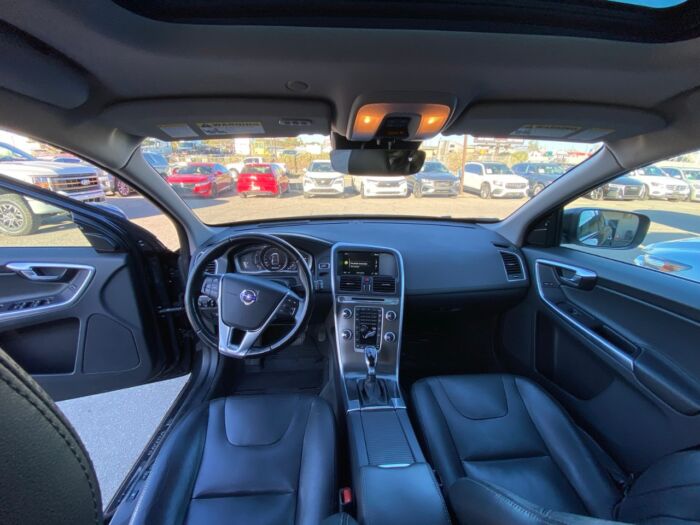 2016 Volvo XC60 T5 Special Edition Premier AWD 5dr T5 Special Edition Premier - Image 5