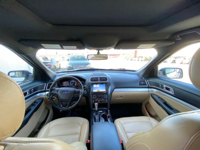2017 Ford Explorer XLT 4WD 4dr XLT - Image 4