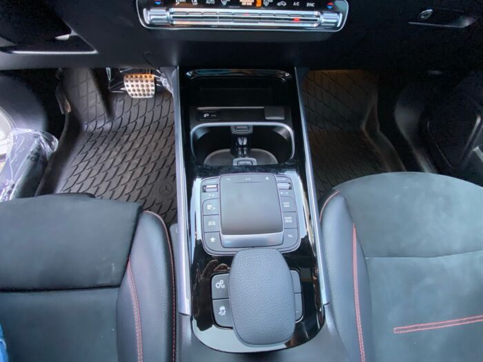 2022 Mercedes-Benz GLB AMG GLB 35 AMG GLB 35 4MATIC SUV - Image 9