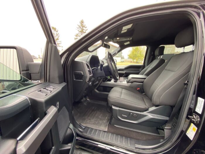 2020 Ford F-150 XLT XLT 4WD SuperCrew 6.5' Box - Image 5