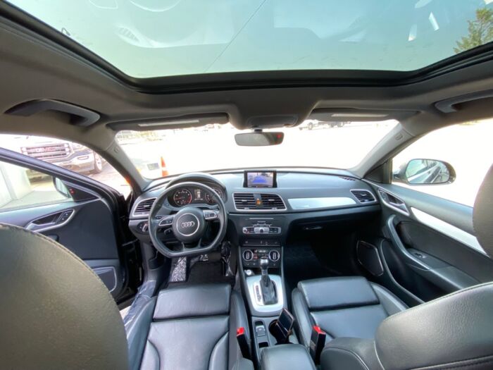 2016 Audi Q3 Technik quattro 4dr 2.0T Technik - Image 4