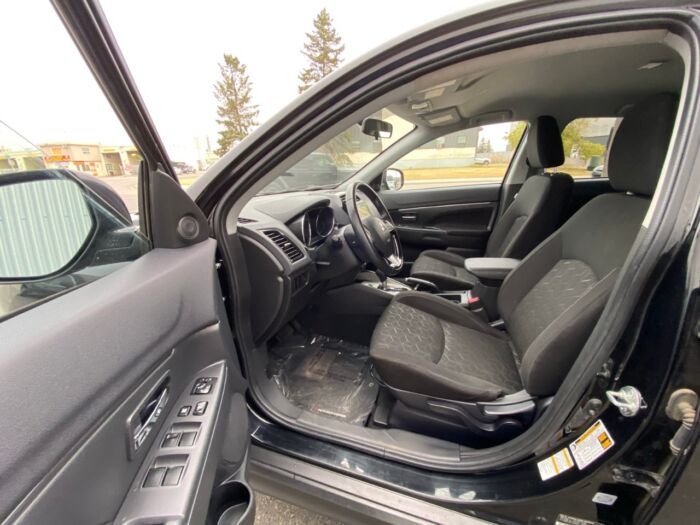 2021 Mitsubishi RVR SE SE AWC - Image 6
