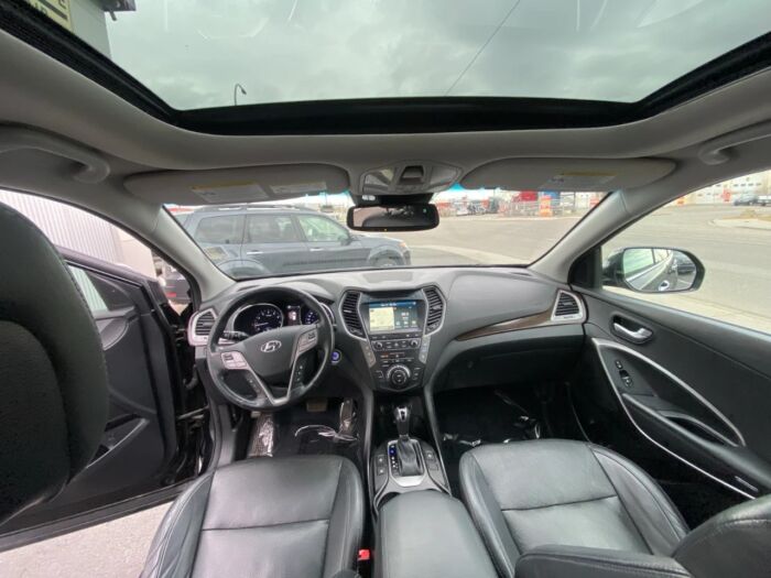 2017 Hyundai Santa Fe XL Limited AWD  Limited / 7 PASS / PAN SUNROOF /  LEATHER  /  BACKUP CAM - Image 5