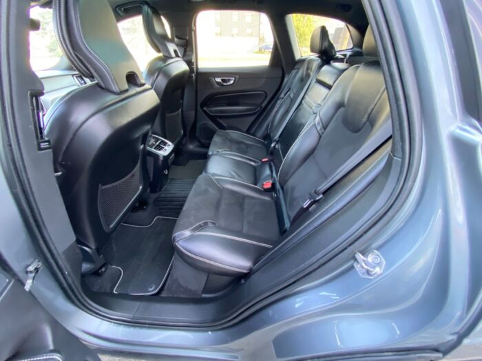2019 Volvo XC60 R-Design T6 AWD R-Design - Image 5