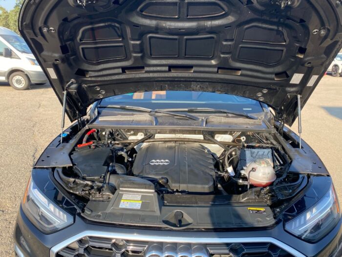 2021 Audi Q5 Technik Technik 45 TFSI quattro - Image 2