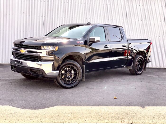 2020 Chevrolet Silverado 1500 LT Crew Cab Standard Box 4-Wheel Drive LT - Image 4
