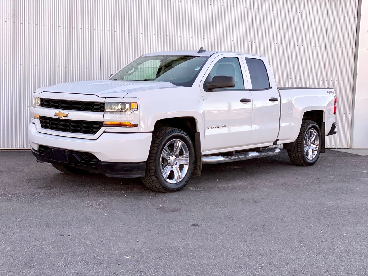 USED 2017 Chevrolet Silverado 1500 Custom Double Cab Standard Box 4-Wheel Drive Custom Calgary AB T2G 4P2