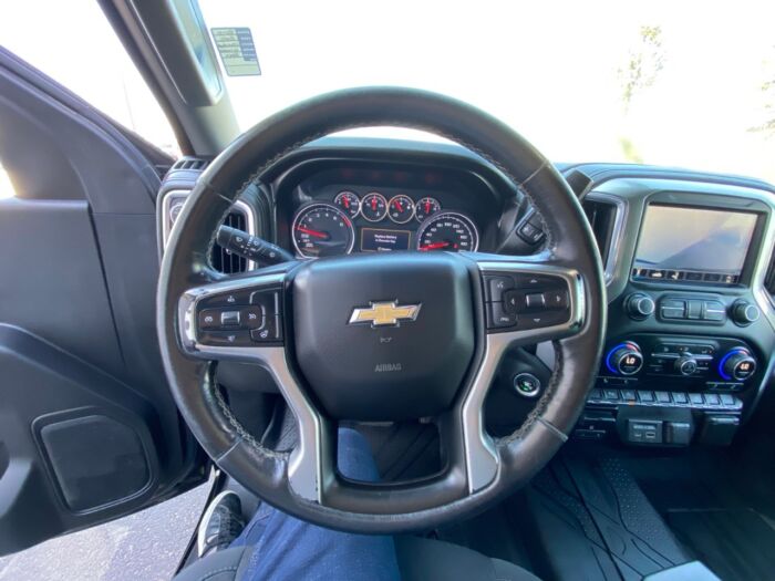 2020 Chevrolet Silverado 1500 LT Crew Cab Standard Box 4-Wheel Drive LT - Image 9