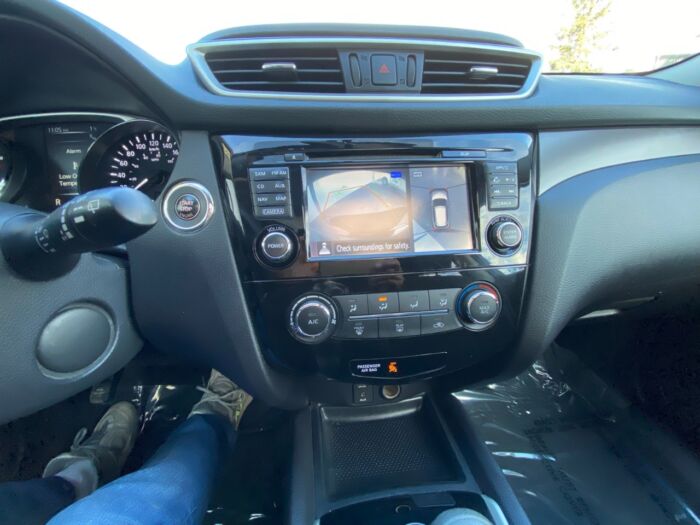2016 Nissan Rogue SV AWD 4dr SV - Image 9