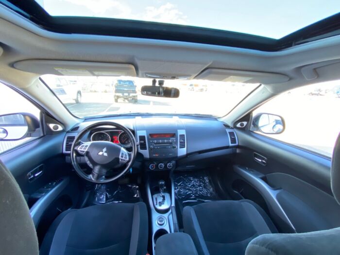 2011 Mitsubishi Outlander ES 4WD 4dr ES - Image 4