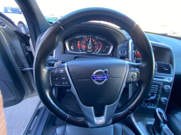 2015 Volvo XC60 T6 Platinum 2015.5 AWD 5dr T6 Platinum - Image 9