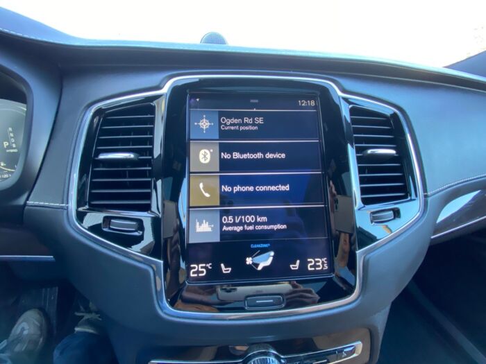 2017 Volvo XC90 Hybrid T8 Inscription AWD 5dr T8 Inscription - Image 8