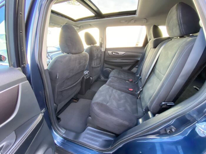 2016 Nissan Rogue SV AWD 4dr SV - Image 5