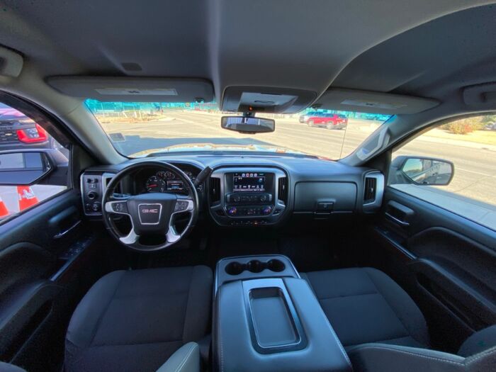 2017 GMC Sierra 1500 SLE 4WD Double Cab Standard Box SLE - Image 4