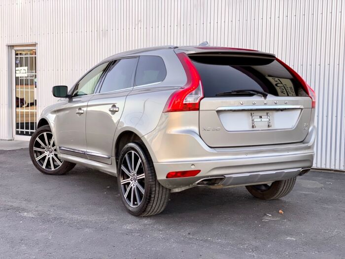 2015 Volvo XC60 T6 Platinum 2015.5 AWD 5dr T6 Platinum - Image 3
